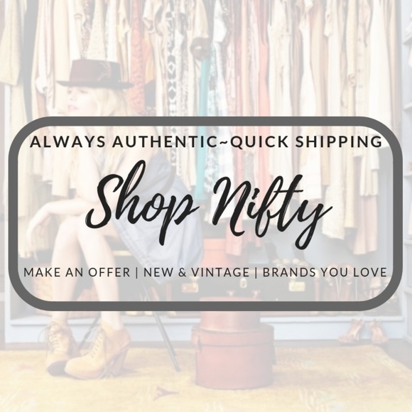 High Waisted Pleated Hawaiian Floral Shorts - Picture 8 of 8